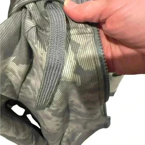 Athleta Triumph Printed Hoodie Sz SP Zip Jacket Green Floral Stretch - Picture 15 of 15